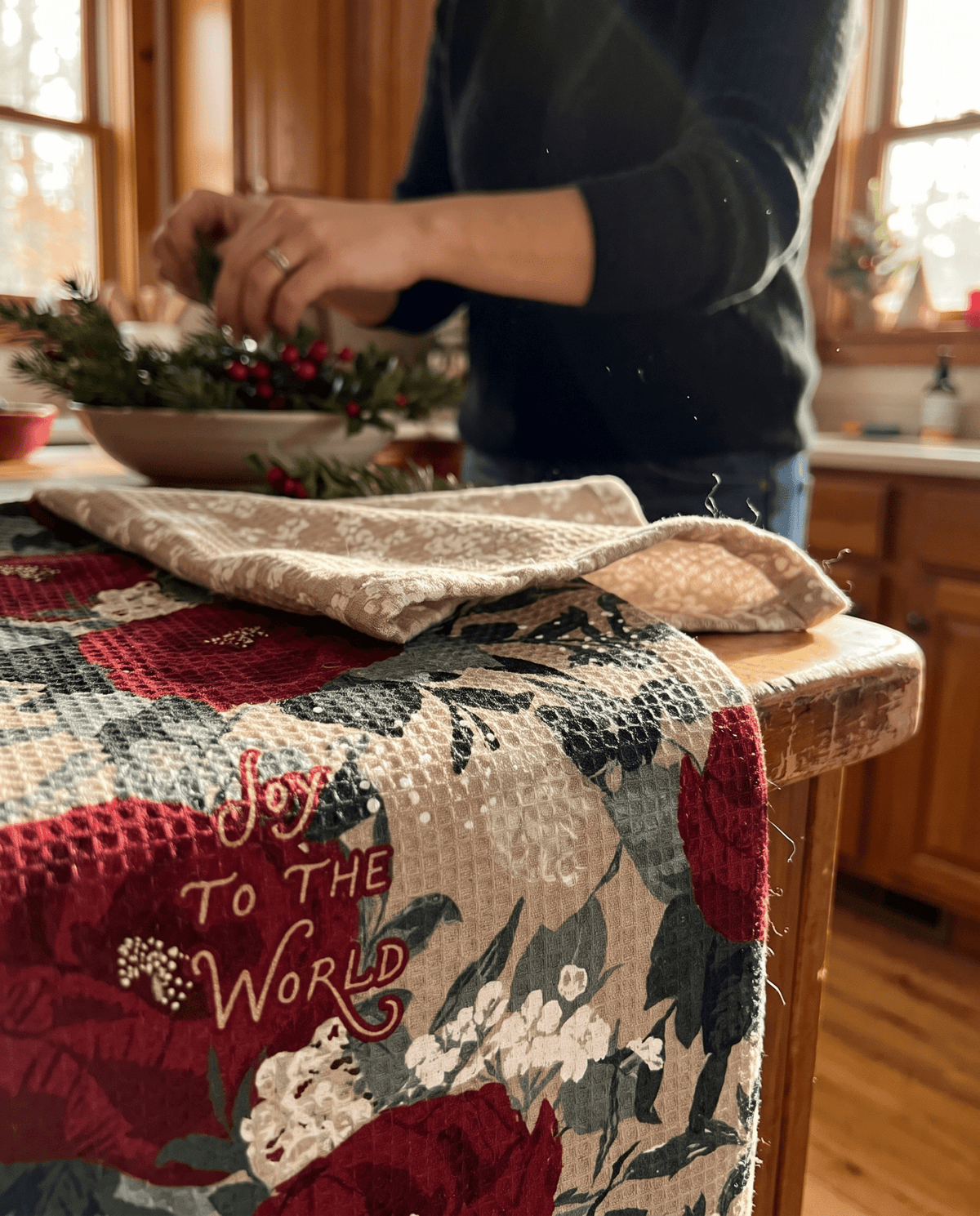 Joy to the World Kitchen Towel - Absorb-lumen